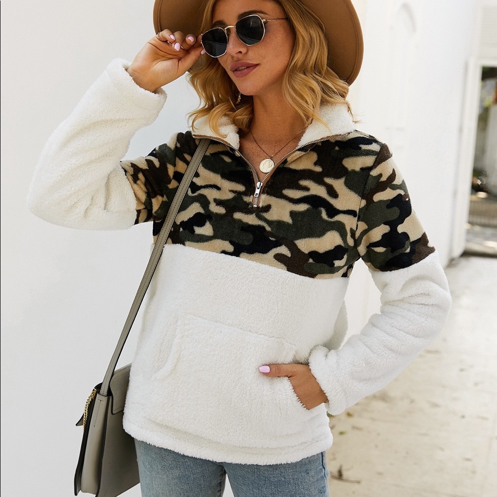 ♦️🆕Animal Print Furry Zipper Sweater White - Picture 4 of 6